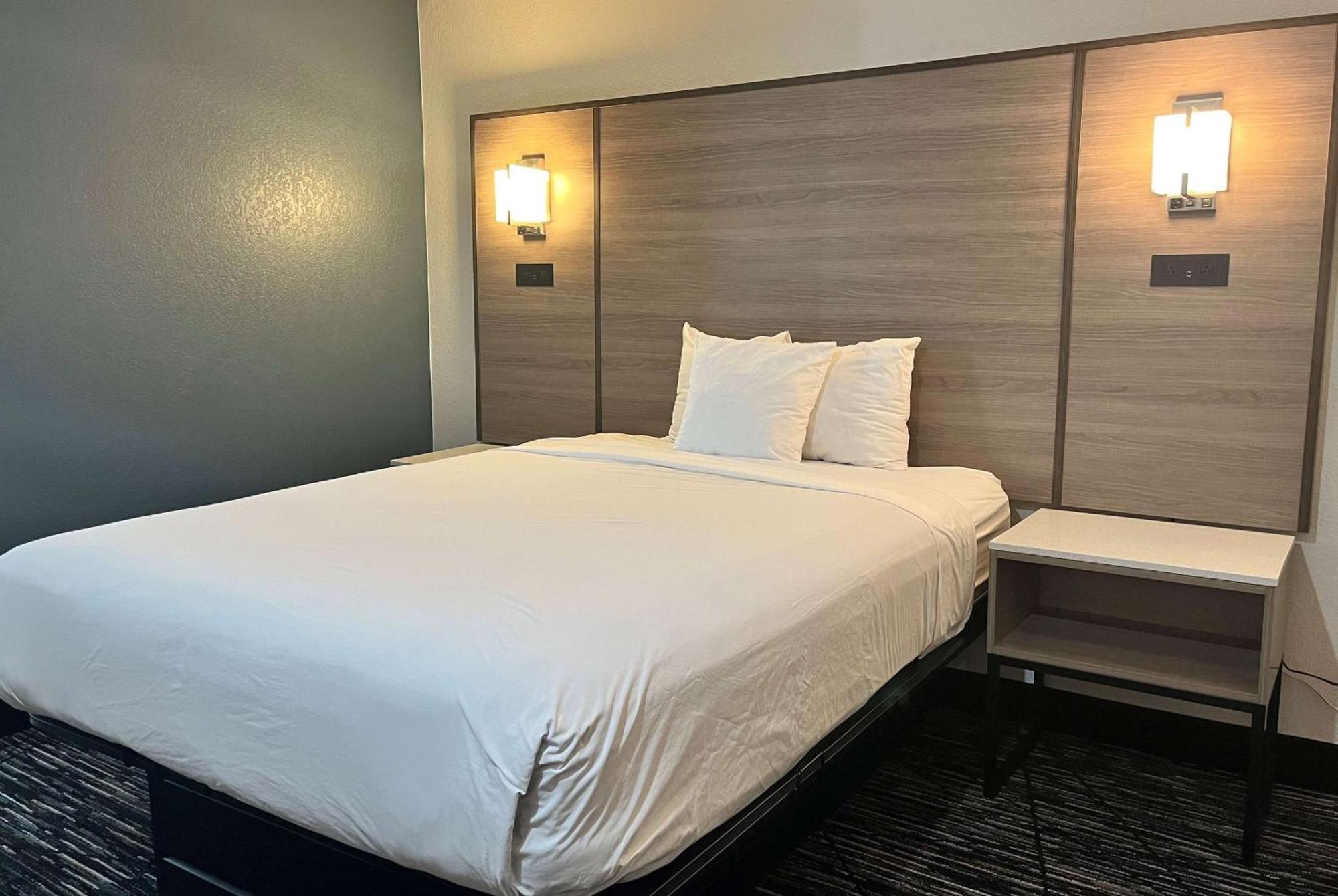 Baymont By Wyndham Indianapolis Northeast Hotel Ngoại thất bức ảnh